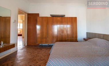 Chalet 6 ambientes con parque