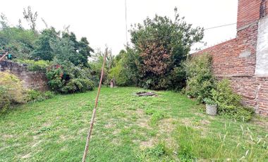 Venta casa 3 ambientes con cochera y patio en Wilde
