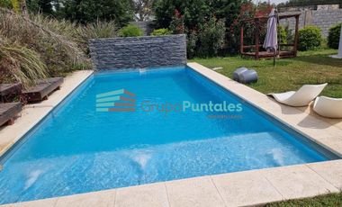 Casa en PB, en Lagos de Canning sobre lote de 735 M2 con 3 dormitorios y piscina
