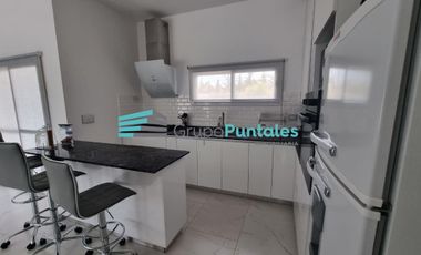 Casa en PB, en Lagos de Canning sobre lote de 735 M2 con 3 dormitorios y piscina
