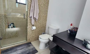 MODERNA CASA EN VENTA ZONA VALLES