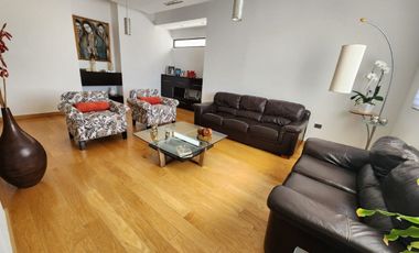 MODERNA CASA EN VENTA ZONA VALLES