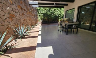 MODERNA CASA EN VENTA ZONA VALLES