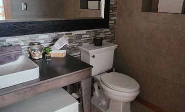 MODERNA CASA EN VENTA ZONA VALLES