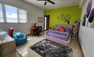 MODERNA CASA EN VENTA ZONA VALLES