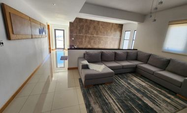 MODERNA CASA EN VENTA ZONA VALLES