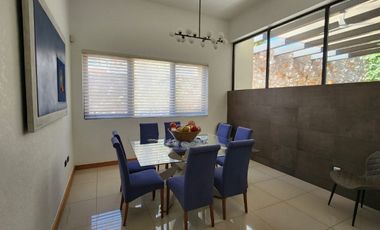 MODERNA CASA EN VENTA ZONA VALLES