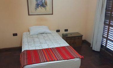 Casa en  venta tres dormitorios, Arguello Zona norte