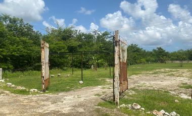 Terreno con construcción en Venta en China Campeche