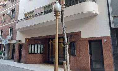 Venta de departamento antiguo de categoría en Retiro
