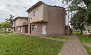 Casa duplex  2 dormitorios  todos los servicios Santo Tome Santa Fe
