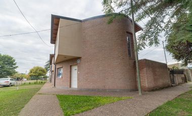 Casa duplex  2 dormitorios  todos los servicios Santo Tome Santa Fe