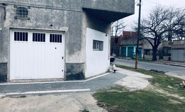 Casa en venta - Lanús Este (Condarco 2104)