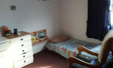 CHALET 3 AMBIENTES Y PARQUE EN MONTE GRANDE ZONA RESIDENCIAL
