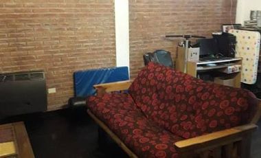 CHALET 3 AMBIENTES Y PARQUE EN MONTE GRANDE ZONA RESIDENCIAL
