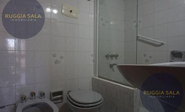 Semipiso en venta de 3 dormitorios con balcón y 2 cocheras