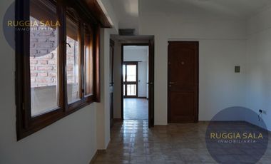 Semipiso en venta de 3 dormitorios con balcón y 2 cocheras