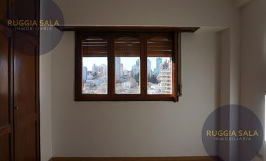 Semipiso en venta de 3 dormitorios con balcón y 2 cocheras