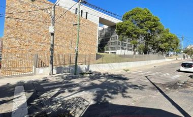 Venta Casa frente a Tribunales II - 105 mts - B° Guemes