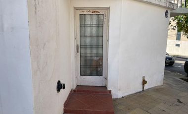 Venta Casa frente a Tribunales II - 105 mts - B° Guemes