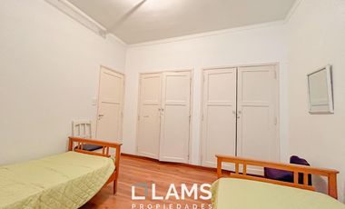 Casa de 5 ambientes - VENTA - Punta Mogotes a metros del Mar, apta edifico 8 pisos.