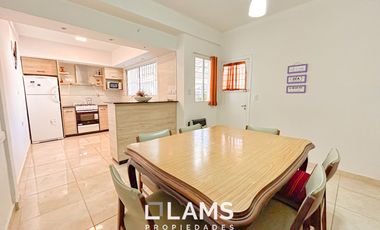 Casa de 5 ambientes - VENTA - Punta Mogotes a metros del Mar, apta edifico 8 pisos.