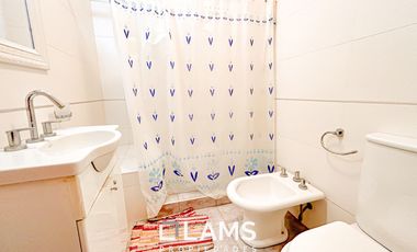 Casa de 5 ambientes - VENTA - Punta Mogotes a metros del Mar, apta edifico 8 pisos.