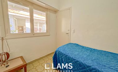 Casa de 5 ambientes - VENTA - Punta Mogotes a metros del Mar, apta edifico 8 pisos.