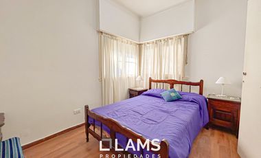 Casa de 5 ambientes - VENTA - Punta Mogotes a metros del Mar, apta edifico 8 pisos.