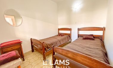 Casa de 5 ambientes - VENTA - Punta Mogotes a metros del Mar, apta edifico 8 pisos.