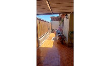 SE VENDE AMPLIA CASA EN POBLACION FRANCISCO DE AGUIRRE
