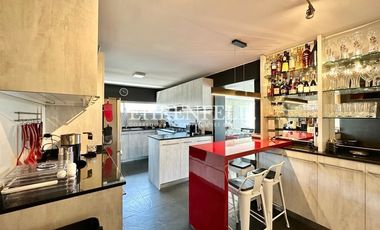 Vitacura, Santiago. Gran vista. Departamento de 156 m2.