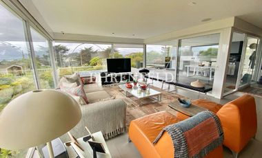 Santo Domingo, Región Valparaíso, Moderna Casa.