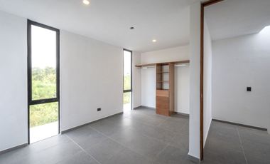 Casa en venta en el norte de Merida Conkal en privada de 3 recámaras y alberca