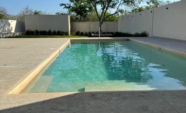 VENTA DE RESIDENCIA EN NORTE MERIDA, KOMCHEN, YUC