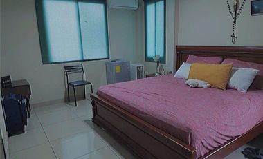 VENTA  CASA ESQUINERA  SAMBORONDON  PISCINA /JACUZZI URB ESTANCIAS DEL RIO (OF)
