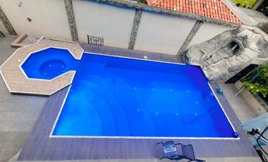 VENTA  CASA ESQUINERA  SAMBORONDON  PISCINA /JACUZZI URB ESTANCIAS DEL RIO (OF)
