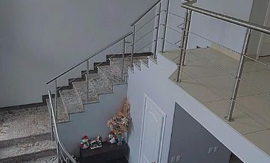VENTA  CASA ESQUINERA  SAMBORONDON  PISCINA /JACUZZI URB ESTANCIAS DEL RIO (OF)