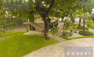 VENTA  CASA ESQUINERA  SAMBORONDON  PISCINA /JACUZZI URB ESTANCIAS DEL RIO (OF)