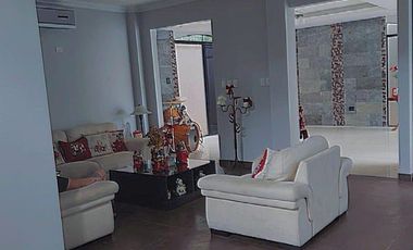 VENTA  CASA ESQUINERA  SAMBORONDON  PISCINA /JACUZZI URB ESTANCIAS DEL RIO (OF)