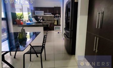 VENTA  CASA ESQUINERA  SAMBORONDON  PISCINA /JACUZZI URB ESTANCIAS DEL RIO (OF)