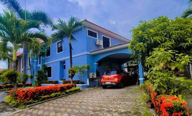 VENTA  CASA ESQUINERA  SAMBORONDON  PISCINA /JACUZZI URB ESTANCIAS DEL RIO (OF)