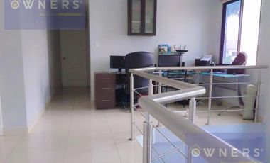 VENTA  CASA ESQUINERA  SAMBORONDON  PISCINA /JACUZZI URB ESTANCIAS DEL RIO (OF)
