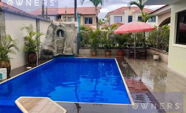 VENTA  CASA ESQUINERA  SAMBORONDON  PISCINA /JACUZZI URB ESTANCIAS DEL RIO (OF)