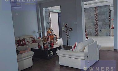 VENTA  CASA ESQUINERA  SAMBORONDON  PISCINA /JACUZZI URB ESTANCIAS DEL RIO (OF)