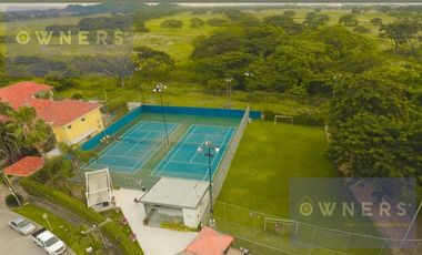 VENTA  CASA ESQUINERA  SAMBORONDON  PISCINA /JACUZZI URB ESTANCIAS DEL RIO (OF)