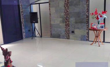VENTA  CASA ESQUINERA  SAMBORONDON  PISCINA /JACUZZI URB ESTANCIAS DEL RIO (OF)