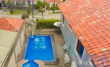 VENTA  CASA ESQUINERA  SAMBORONDON  PISCINA /JACUZZI URB ESTANCIAS DEL RIO (OF)