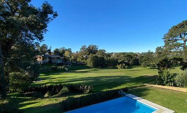 Moderna Casa en venta en Sierra de Los Padres con pileta