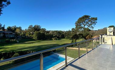Moderna Casa en venta en Sierra de Los Padres con pileta